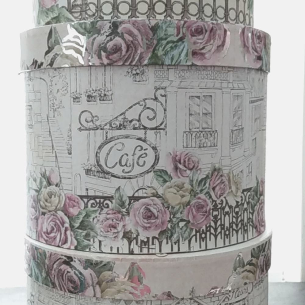 4 Decorative storage boxes